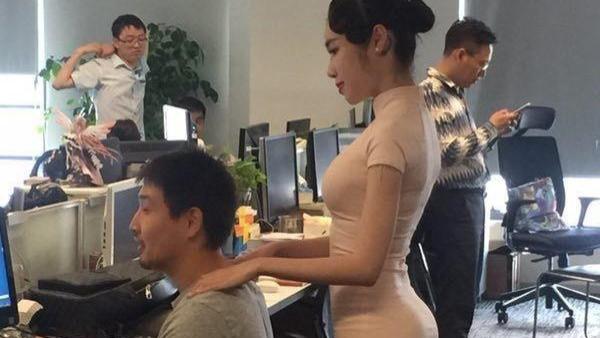 “如何优雅的宣布自己单身了？”哈哈哈哈哈，网友们太有才了