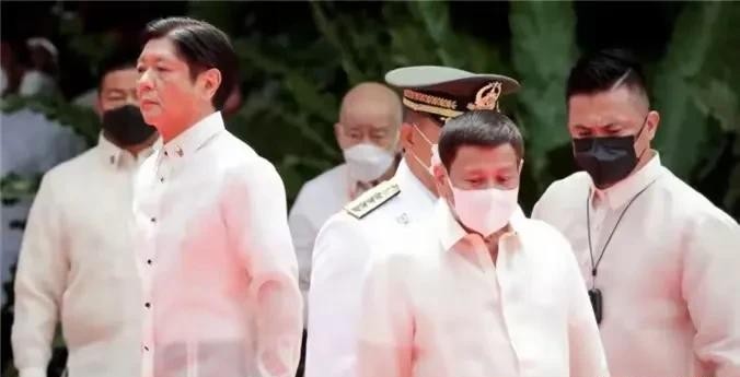 小马科斯图谋重返国际刑事法院





小马科斯这是唱的哪一出？好好的干嘛非要重
