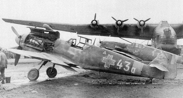 罗马尼亚空军的德制梅塞施密特Bf 109G-6战斗机和德国空军Me 323重型滑