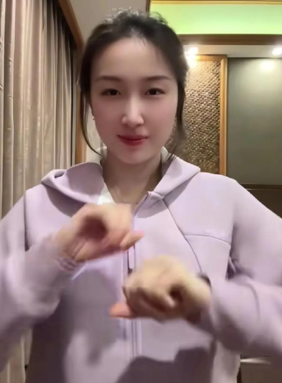 乒乓美女钱天一，这次美国大满贯却缺席，令人惋惜。  



这出乎许多人的意料，