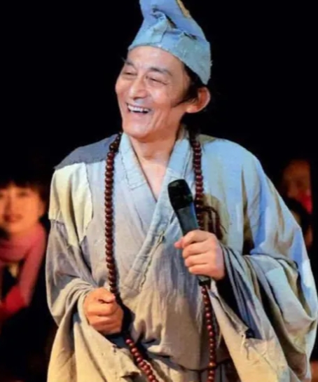 1985年,游本昌拍摄《济公》时，接连发生了3件“怪事”，至今无法解释。

游本