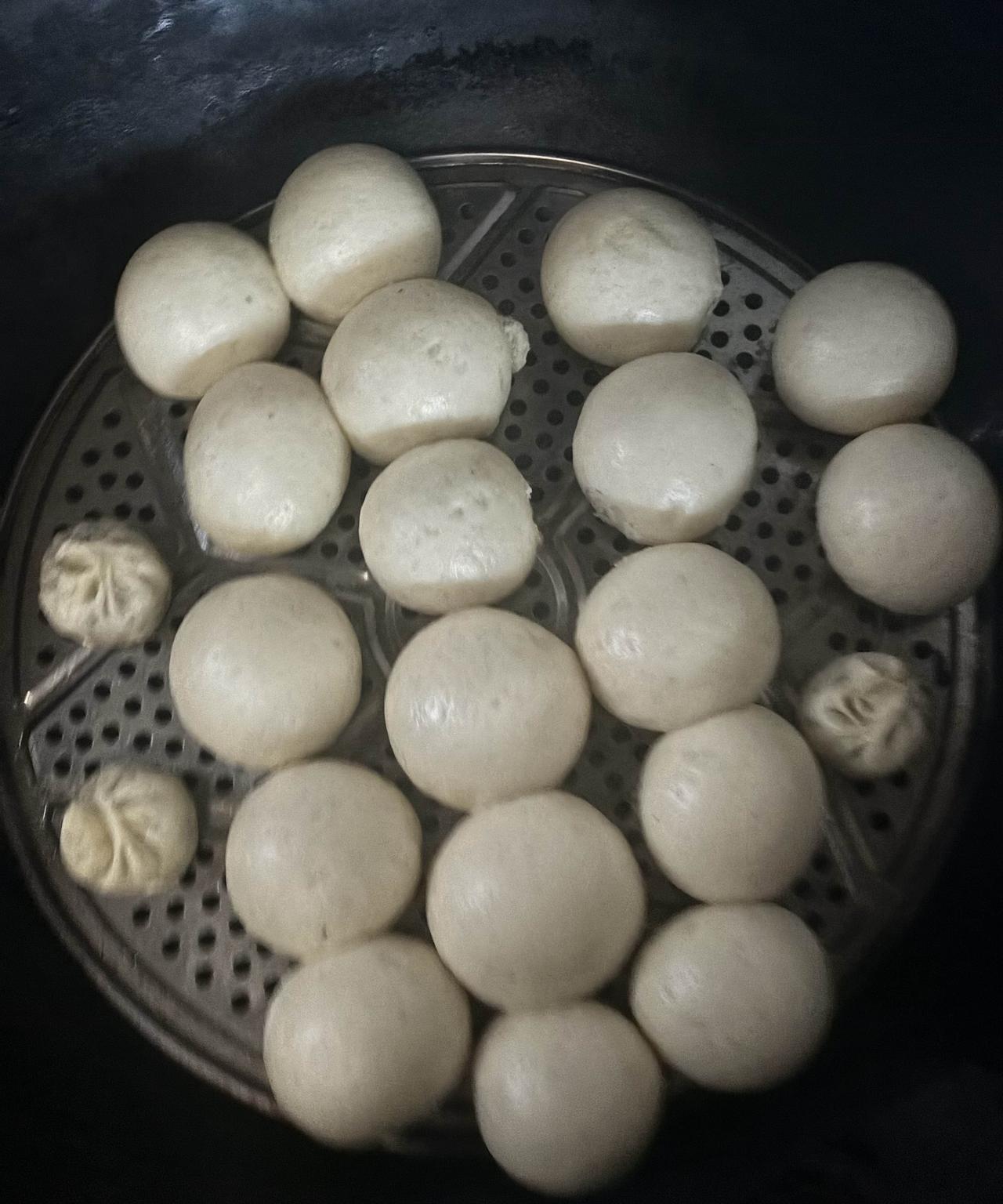 这老头竟然还有认错的时候，真不容易啊。
二姐家药材地里的草需要拔了，苞米地需要打