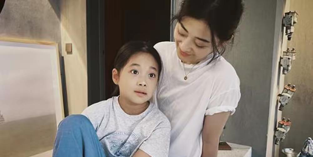 电影《好东西》热映，梅婷女儿快快饰演的“王茉莉”灵气十足，获导演夸赞“天才演员”