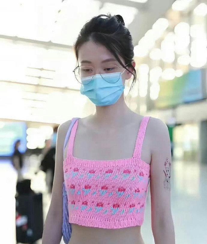 乔欣最近突然瘦了，估计现在都没有100斤吧！