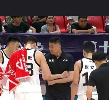 杜锋赛场“三怼球员”悲情多，广东队84:87输巴西，这比赛已经很漂亮

广东队被