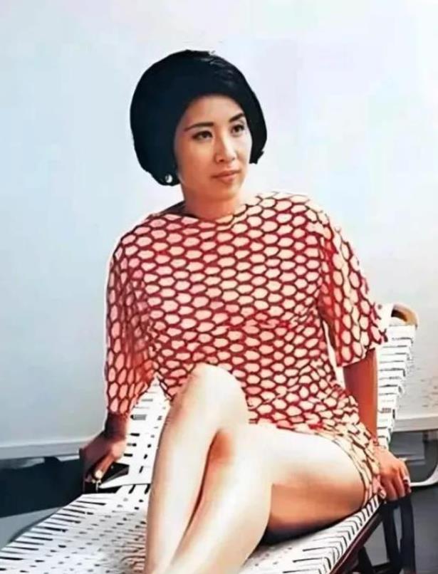 张灵甫的夫人有多美？这是王玉龄2008年留影，80岁了还是气质非凡
