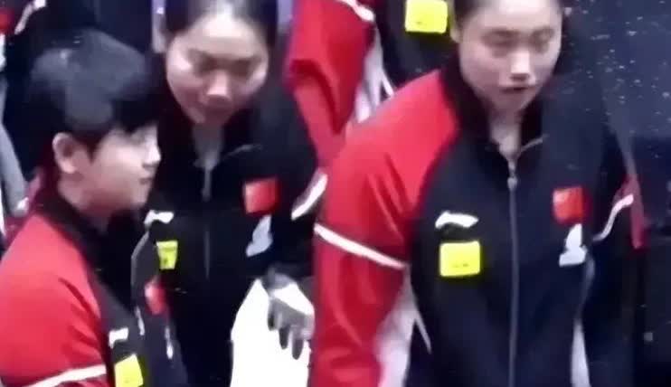何卓佳作为孙颖莎的陪练，她的年收入大概有150万左右，这些收入大概占孙颖莎收入的