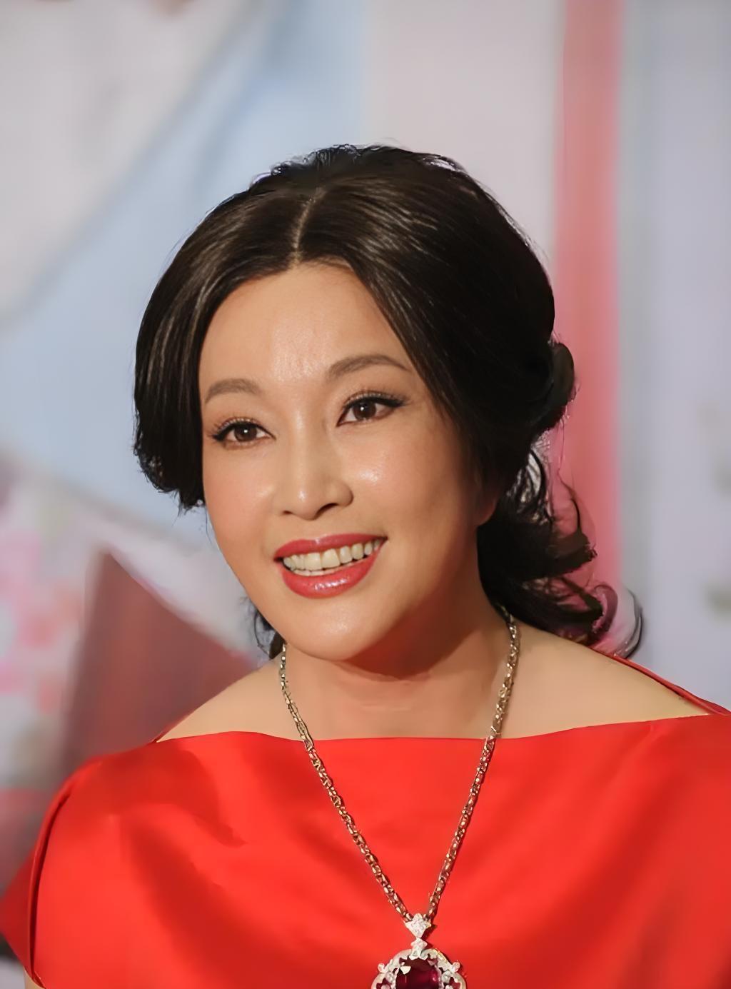 #我的宝藏兴趣#
记得上次刘晓庆偷税事发，是在2002年，那次她因偷漏税，被刑事