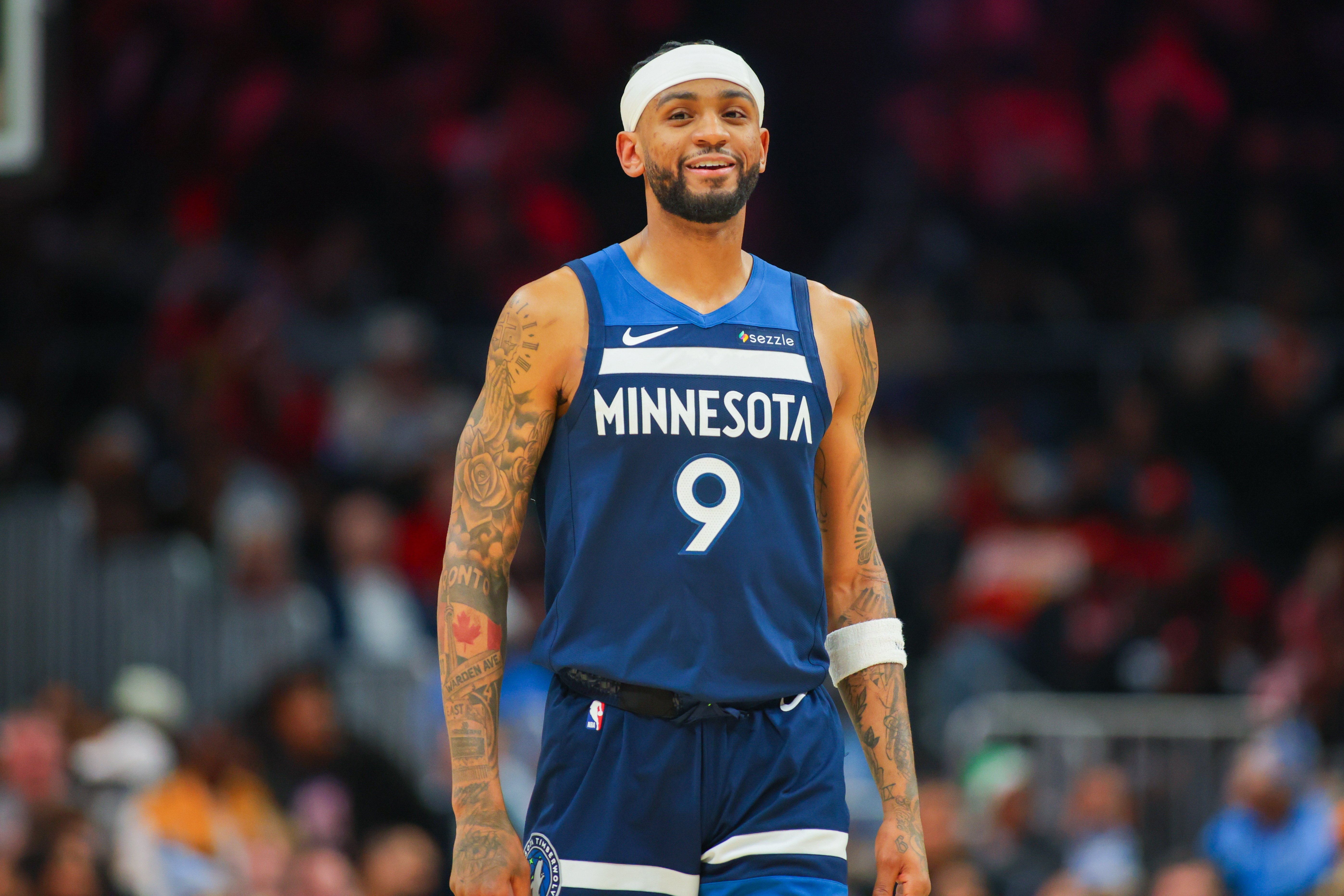 最近记者Jon Krawczynski在社交媒体上谈到了老鹰队的球员亚历山大-沃