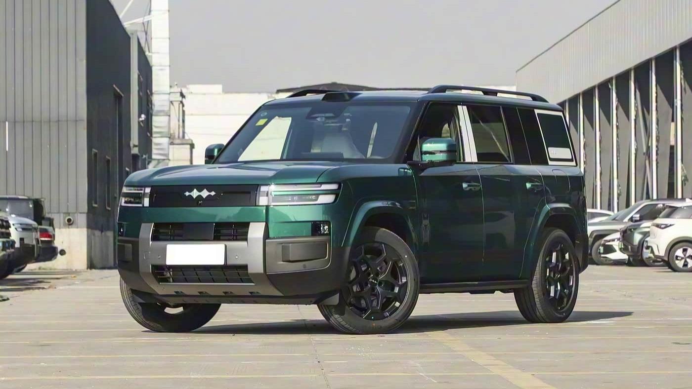 这款中大型SUV不足18万起！方盒子外观+激光雷达，配1.5T插混+四驱