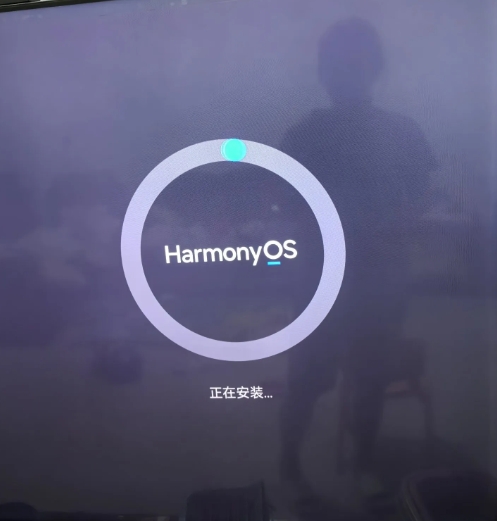 我是不是对华为着魔了！
自从2024年11月份入手了我的第一个华为折叠手机以来，