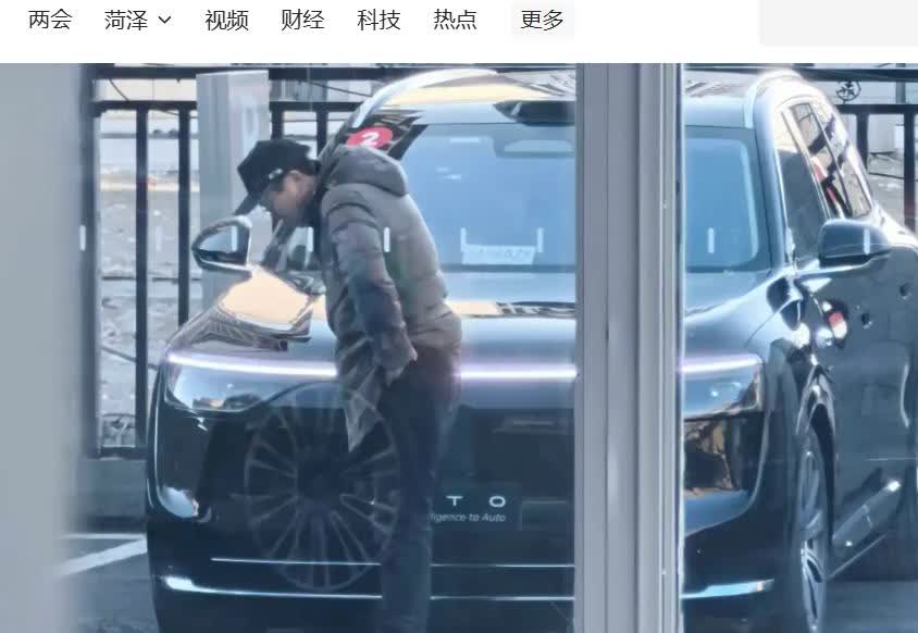 目前这绝对是全网最惊艳的问界M8！拍出的感觉堪比百万级别的质感，难道不给点赞吗？
