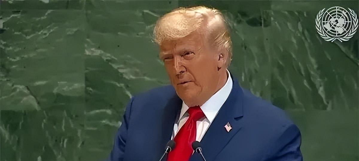特朗普联合国：羞辱马克龙，诬蔑中俄印，还问联合国天天干嘛呢
在纽约举行的第80届