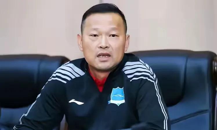 在夺得首届亚冠冠军后，武汉女足信心爆棚，5月30日《长江日报》采访中，常卫魏再一