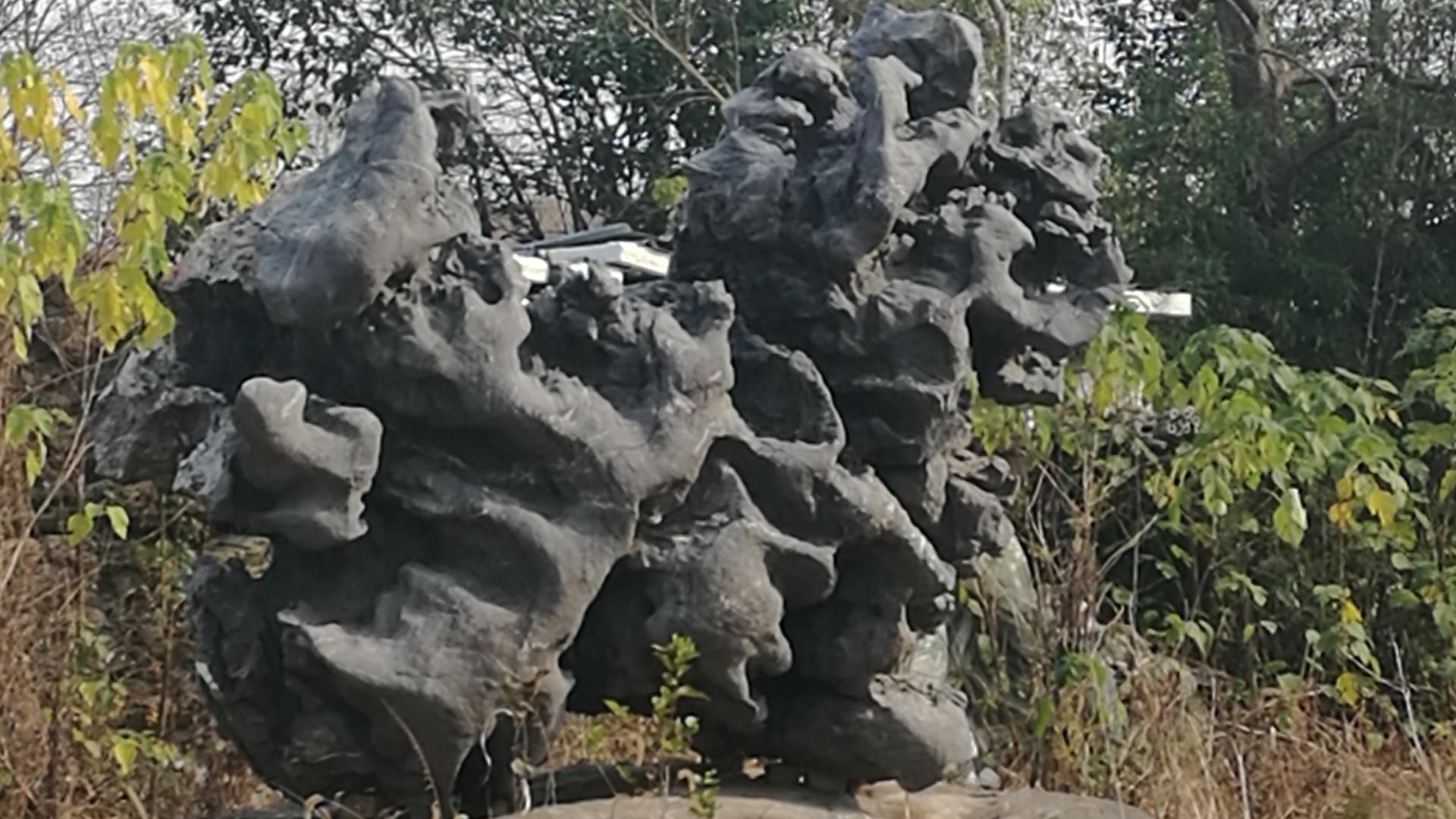 坐拥15亿资产的“穷人”