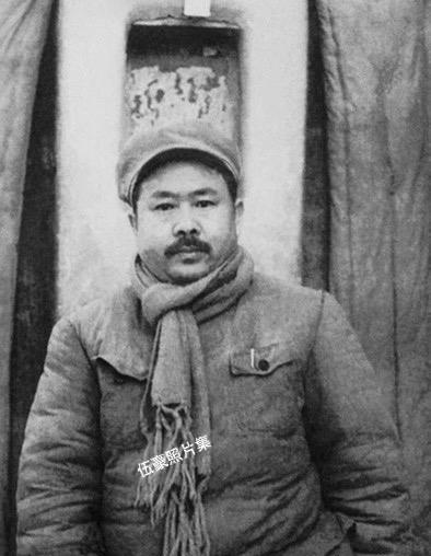 1948年春，中央书记处书记任弼时在西柏坡的照片。当时，任弼时患有严重高血压、糖