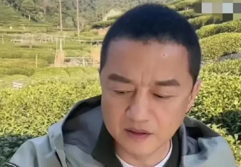 李亚鹏终于承认自己经商不行了！

在采访中李亚鹏说：我从1992年就开始演戏