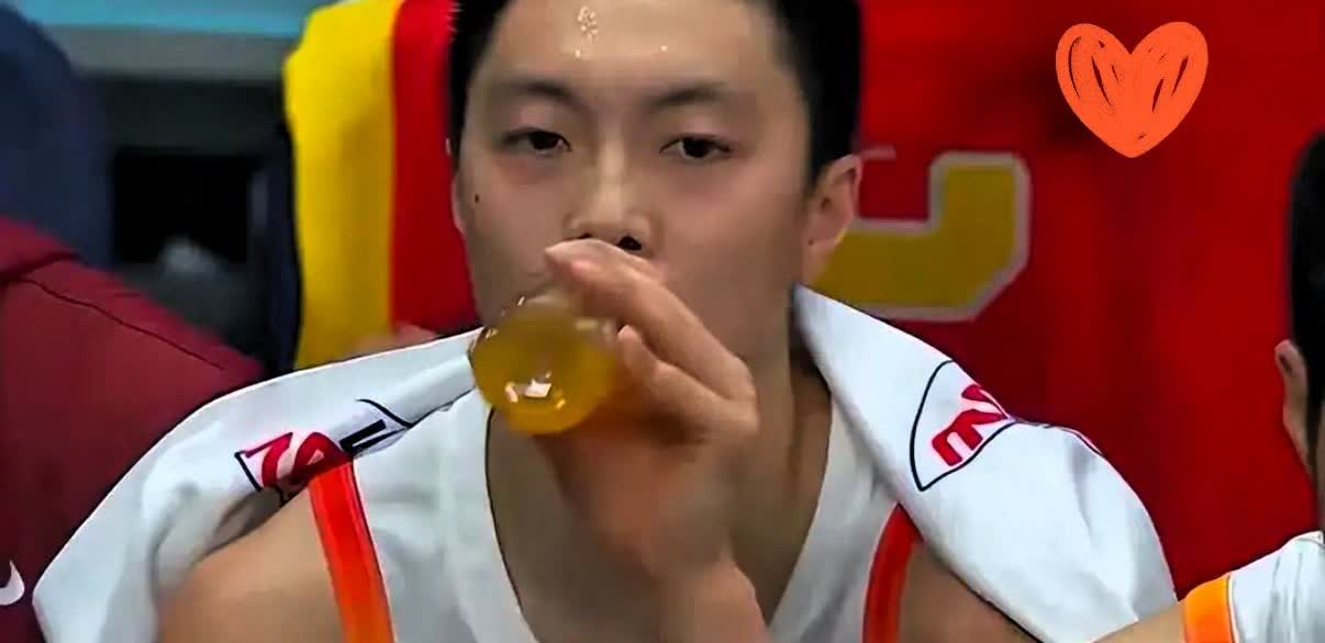 男篮想赢新西兰？换这两人或许有戏！

中国男篮要想跨过新西兰闯进决赛，阵容调