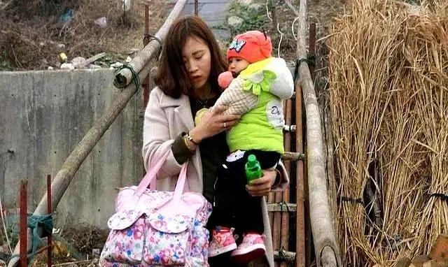 不能娶带男孩的女人，血琳琳的教训！
我们村一个男的，当时30多岁，因长得个子矮，
