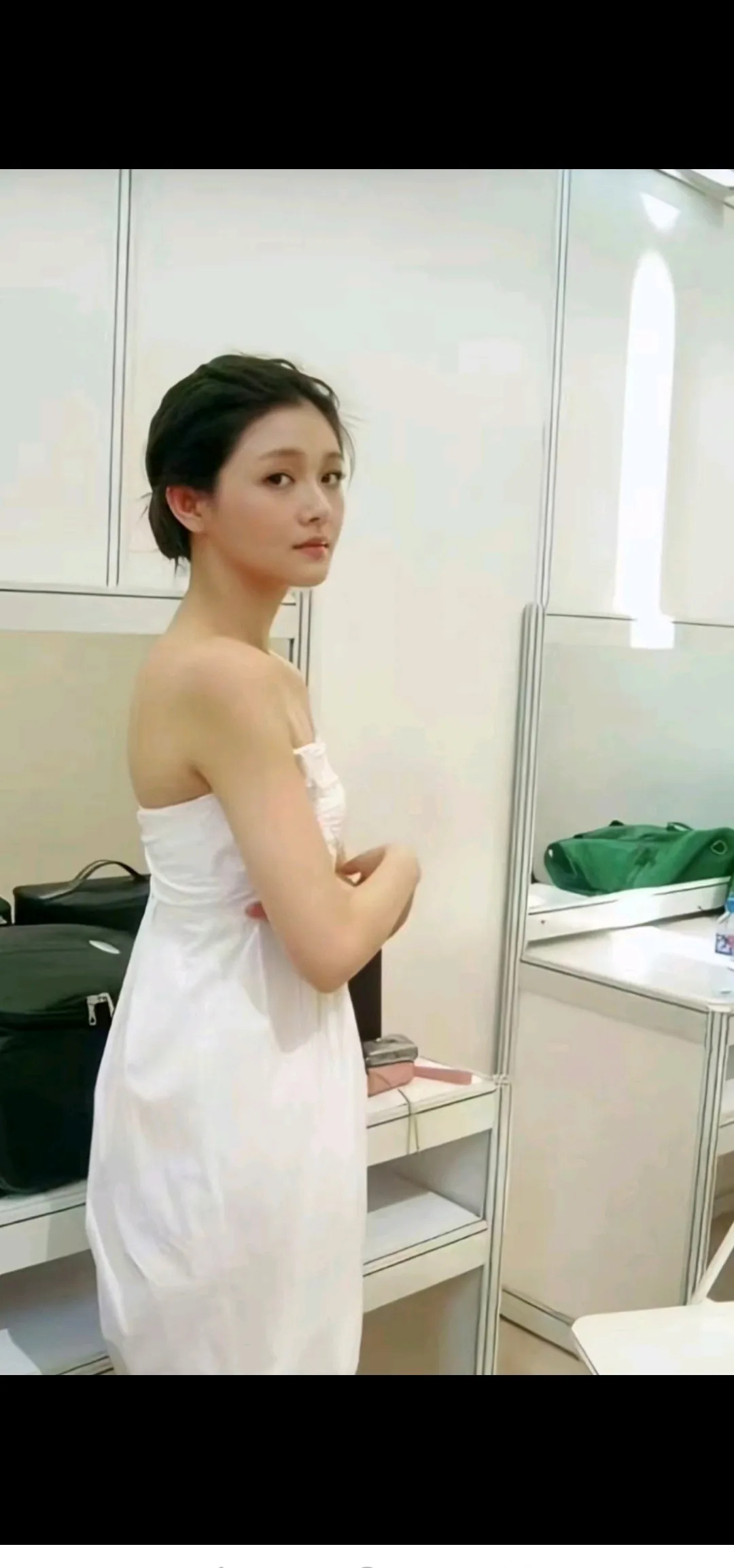 S妈AI还原大S惹争议











天呐，S妈竟然用AI把大S“复活”