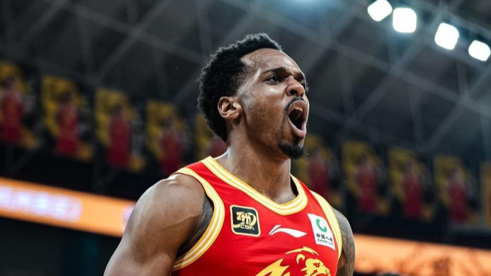 星河战舰对碰对，北汽和广厦哪家强，看看怎么事