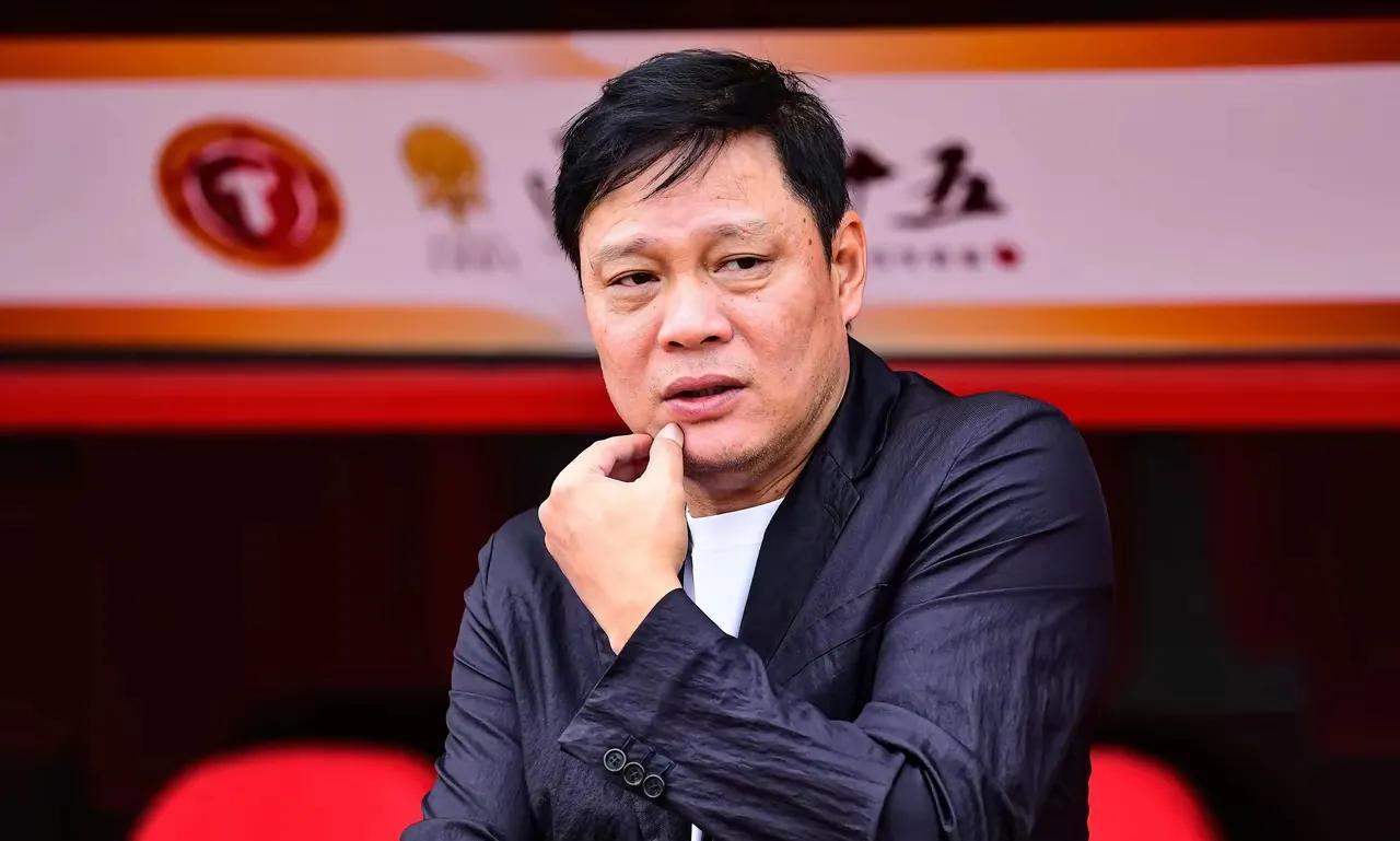 一档电视节目主持人问范志毅:“你能接受女儿租房结婚吗？”范志毅:“我坚决不接受！