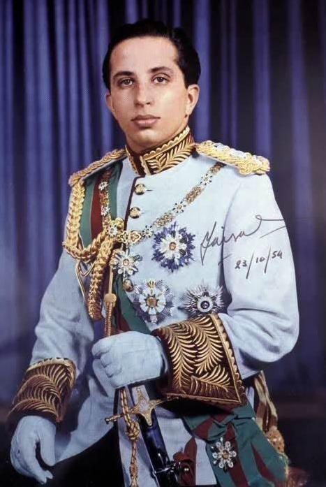 1958年，23岁的伊拉克国王费萨尔二世被处决，他的双脚被砍掉，衣服也被扒光，只