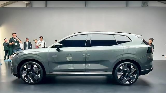 全新沃尔沃XC70 优雅大气