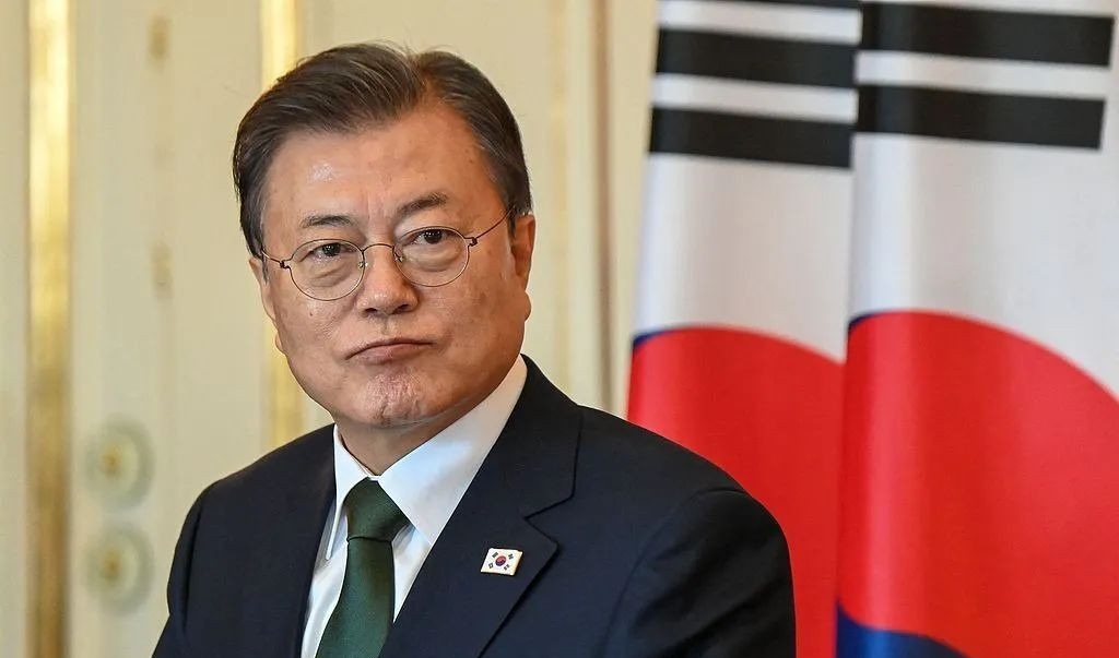 文在寅被起诉或将被赦免











韩国政坛！天呐！出大事了！前总统文