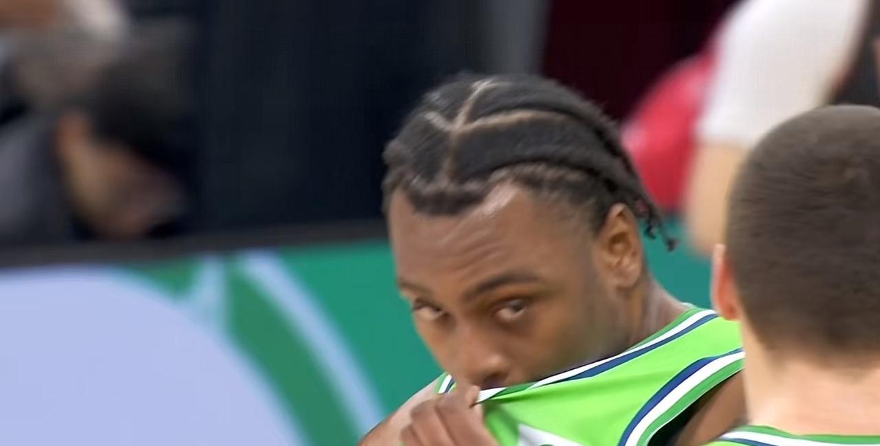 天津主场几乎变成了山西的主场，但即便如此，山西开局表现仍然十分糟糕！
     