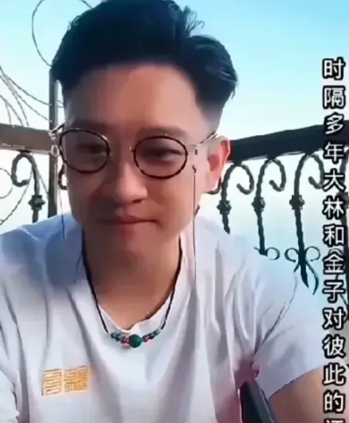 郭麒麟现在估计牙齿都笑掉了吧

曹云金公开感谢郭德纲

称郭德纲为“老师”看这个