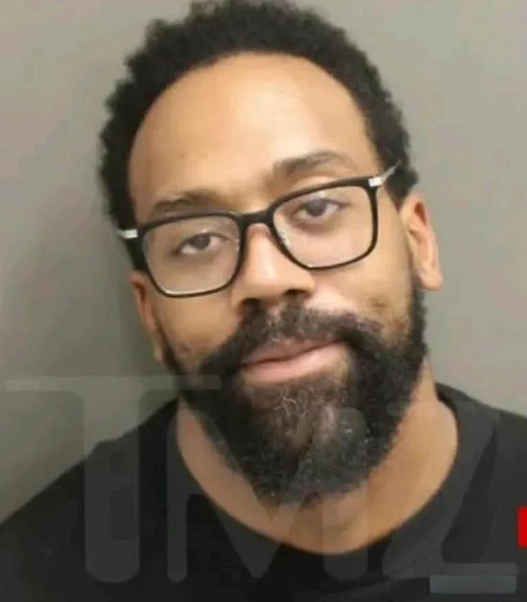 迈克尔乔丹的儿子马库斯乔丹因酒驾，持有违禁品和拘捕，被关进了监狱！
不过，乔丹已