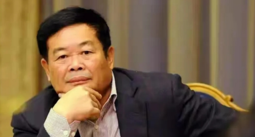 当年，曹德旺的女儿曹艳萍带男友叶舒回家见父母。曹德旺一见小伙子，坚决不同意。女儿