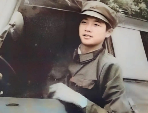 1979年，战士黄干宗被两名越南女兵活捉，他本已经做好了慷慨赴死的准备，没想到两