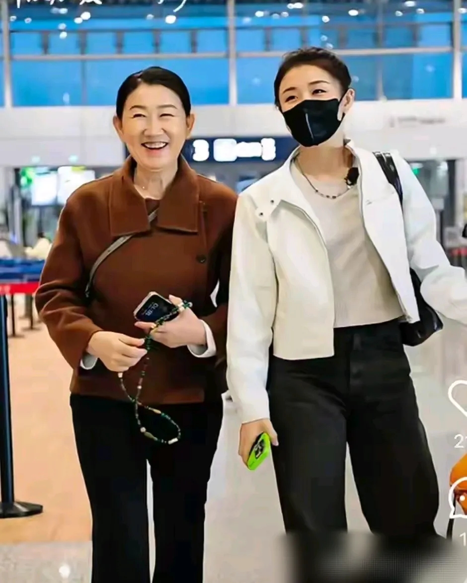 真是挺佩服陈梦和她妈妈的勇气！

这次陈梦真是抬头挺胸昂首走进娱乐圈了！看来以后