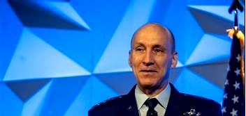 对华开战已不可避免？美空军参谋长当着全世界承认一个事实：一旦与中方开战，美军在中