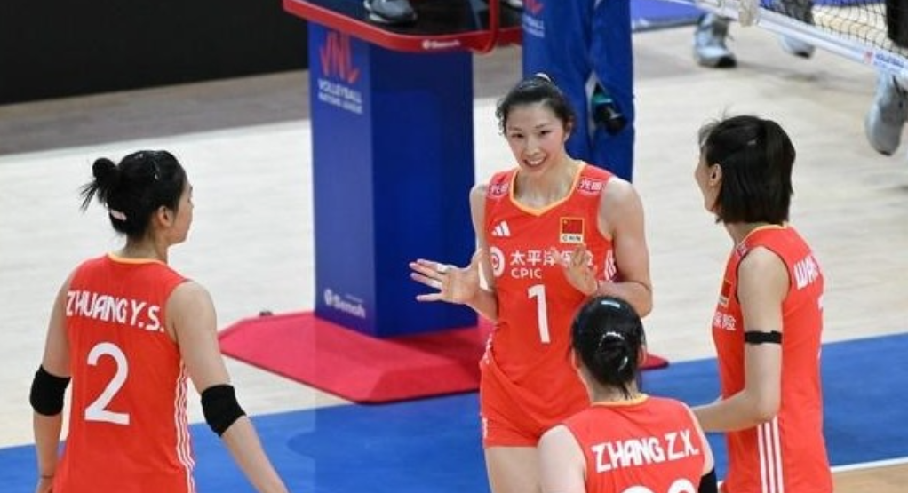 中国女排1-3不敌法国，球员评分如下

1，李盈莹（95分）
替补上场后，头脑非