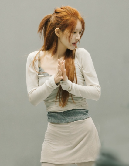 只看下颌线的清晰程度就知道有多瘦了。
瘦下来之后不垮+平整+轻薄。 ​​​