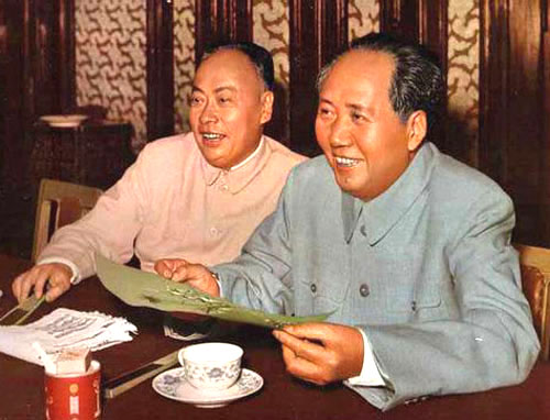 周总理评价说：陈毅和毛主席写诗，有一个很大的不同