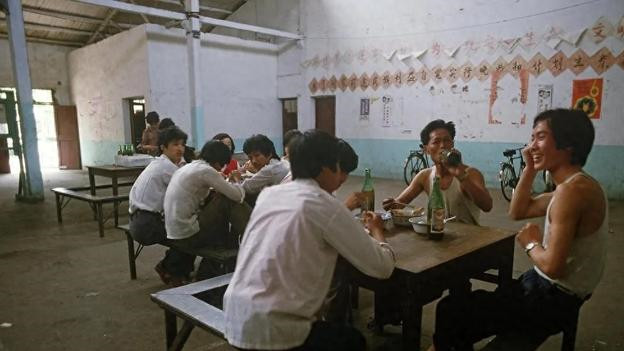 年关将至老伴接公婆来养老，我转身背包离去，难道我背后无人撑腰？