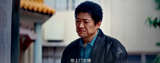 《棋士》大结局，崔伟辞职，崔业入狱，可怜的夏生被锤死。
崔伟因为崔业的原因被停职