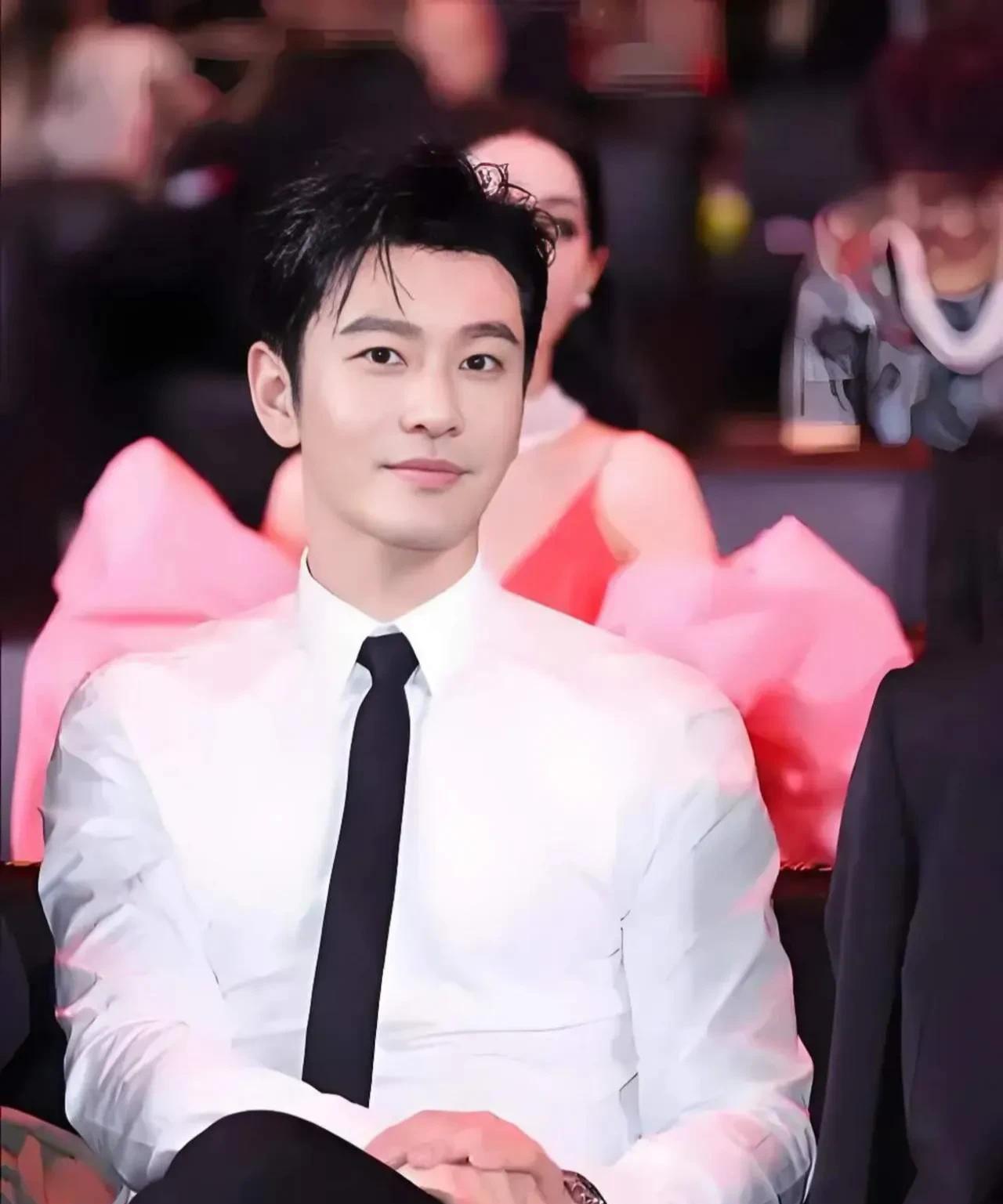 #明星读博为何招黑# #黄晓明# 
嗯，黄晓明，靳东，林更新，
这些鼎鼎大名的大