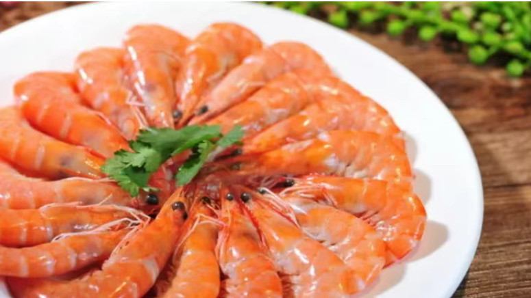 水煮虾时，用“冷水”还是开水？原来一直做错了，难怪虾又柴又腥