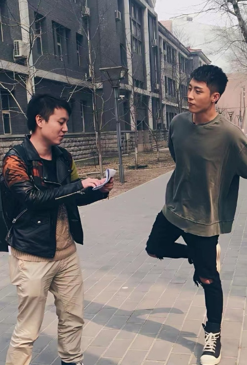 十年前的黄景瑜，瘦瘦高高的一个人，挺帅的！ ​​​