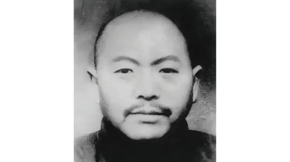 1951年，大汉奸黄标被判死刑，到了刑场，黄标却很不甘心：“我每个月给新四军送了