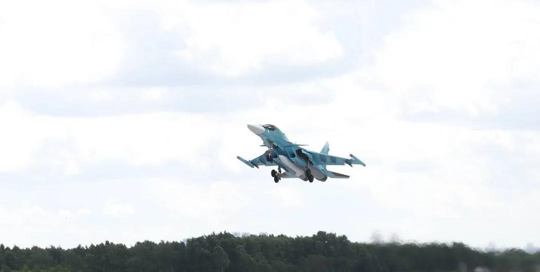 新西伯利亚航空制造厂今天向俄罗斯国防部交付2025年度第二批次苏-34战斗轰炸机