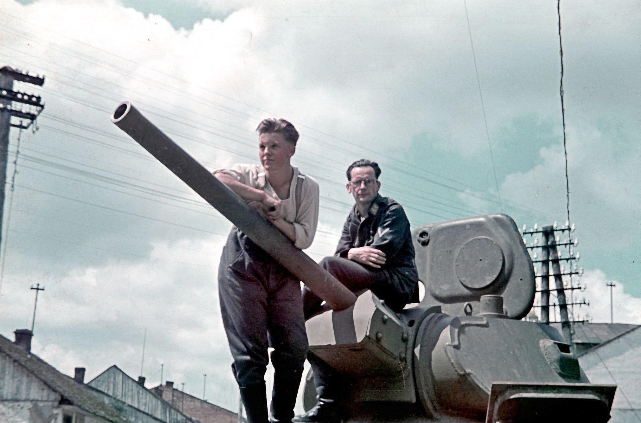 1941年，乌克兰利沃夫地区库利科夫的德军坦克手。