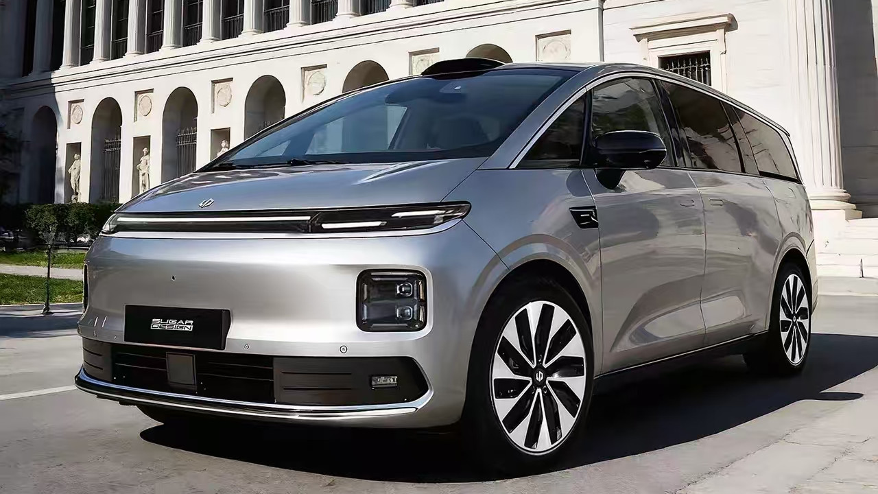 零跑全新MPV曝光，定位全尺寸旗舰产品，激光雷达+高阶智驾，会火