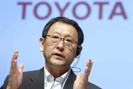 日产本田在中国卖不动，日媒这次是真着急了！最后恐怕只剩下一条路走。

就在昨天，