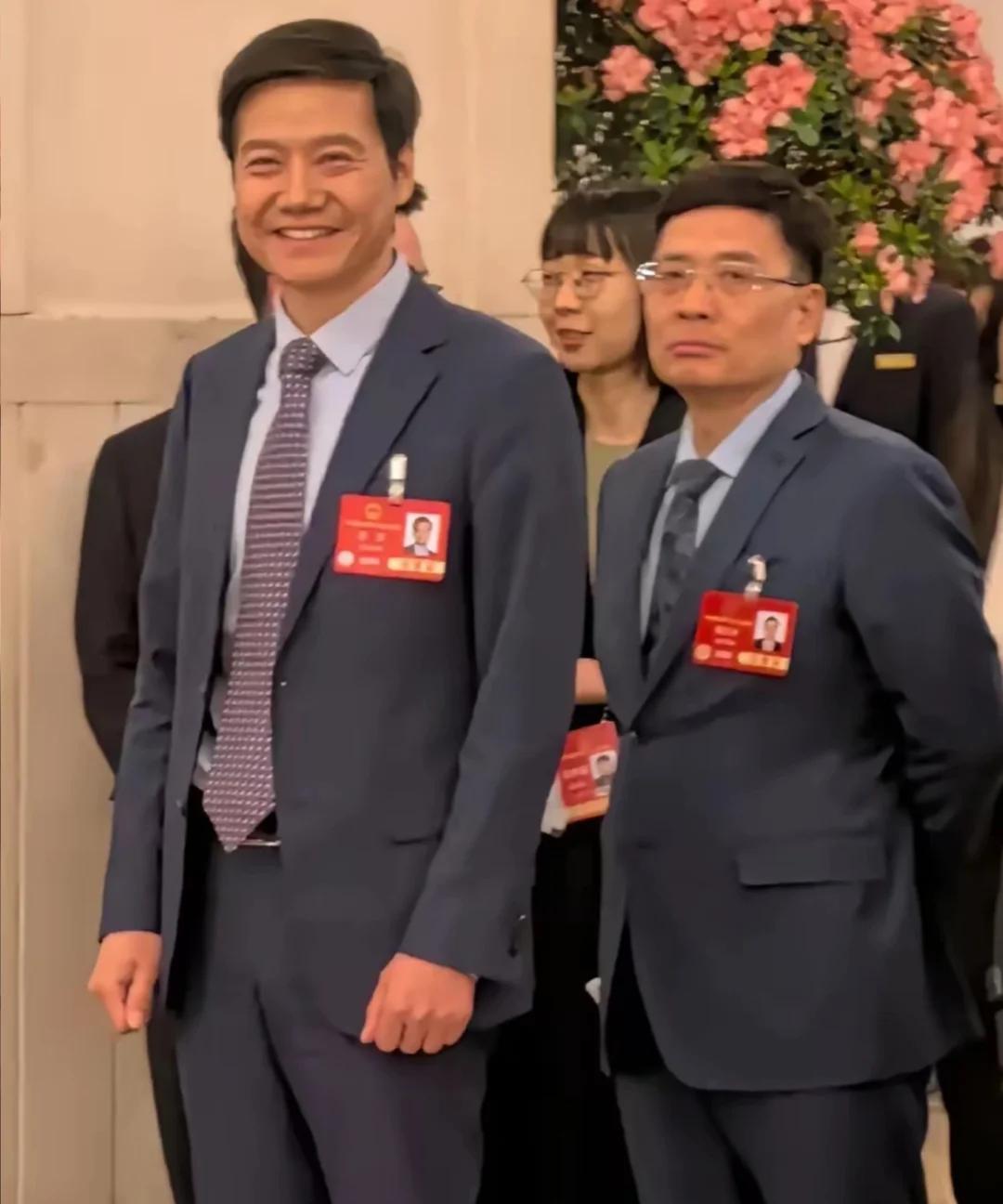 现在全网最难受的人应该是雷军了吧?
他的难受不是小米手机便宜
也不是小米汽车买的